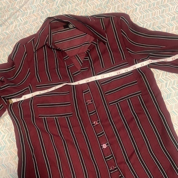 IZ Byer || Like-New Button-Down Dress Shirt - Picture 8 of 9
